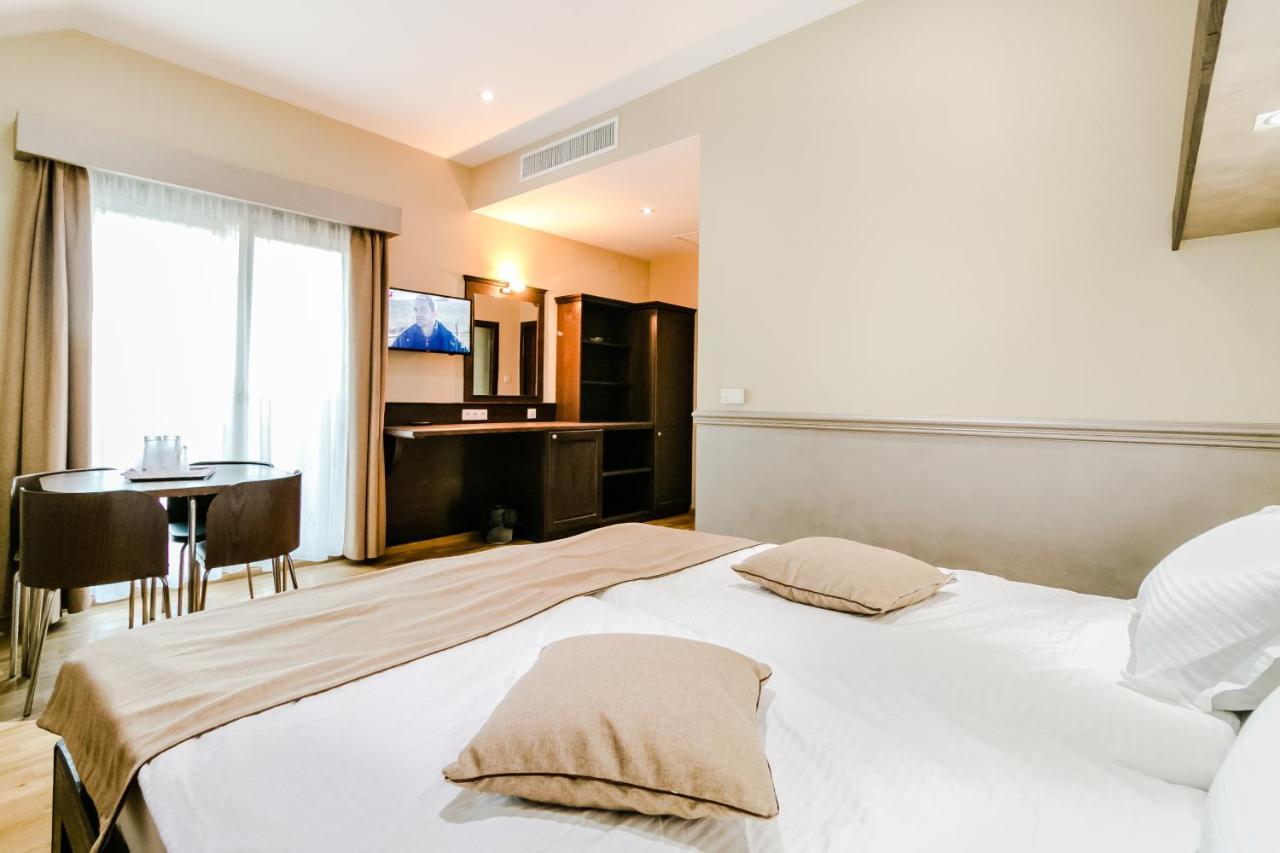Hotel Marina Pucioasa Экстерьер фото