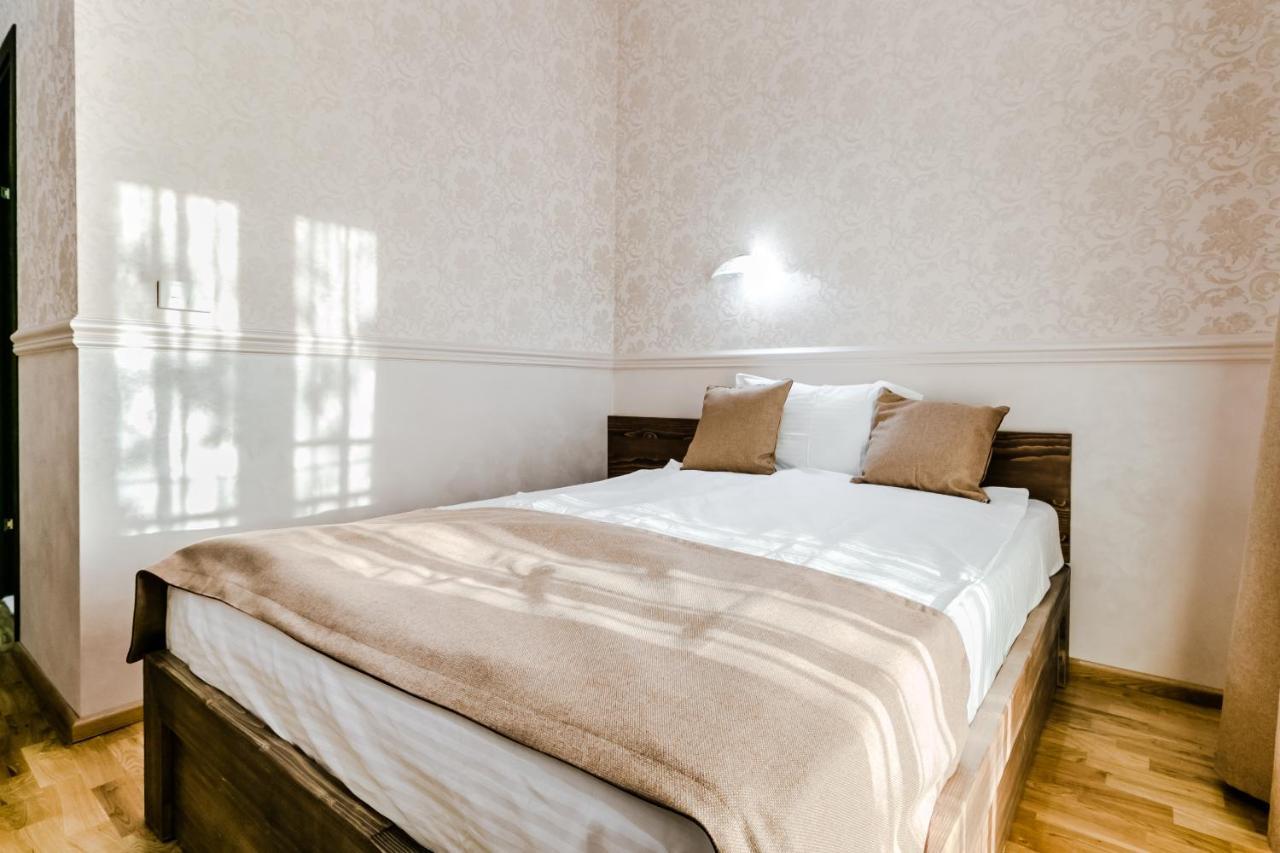 Hotel Marina Pucioasa Экстерьер фото