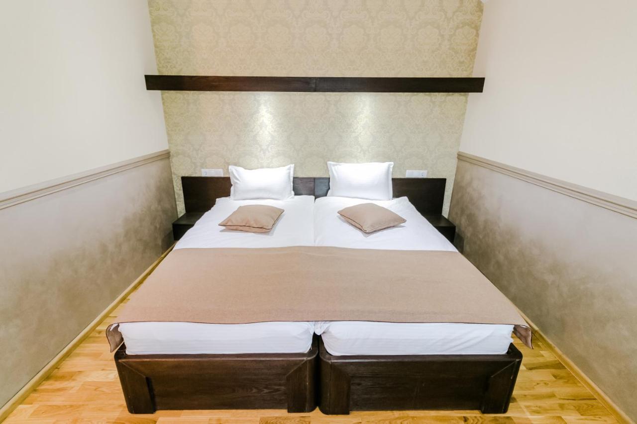 Hotel Marina Pucioasa Экстерьер фото