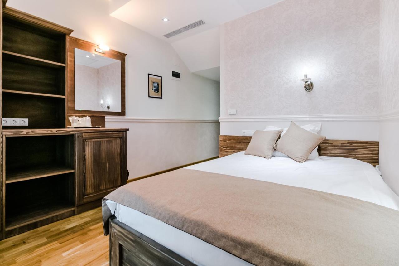 Hotel Marina Pucioasa Экстерьер фото